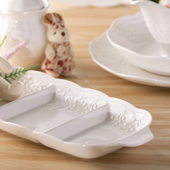Imagem PETISQUEIRA DE PORCELANA BUTTERFLY NEW BONE COM 3 DIVISORIAS 34CM 
