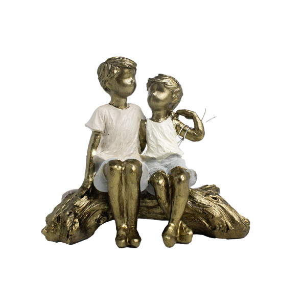 Imagem ESCULTURA DUAS CRIANÇAS ABRAÇADAS EM RESINA COLORIDA 12X14X4 CM