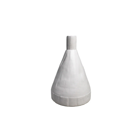Imagem VASO DECORATIVO FORMATO CONE EM CERÂMICA BRANCO 26X17 CM - GRILLO 59222