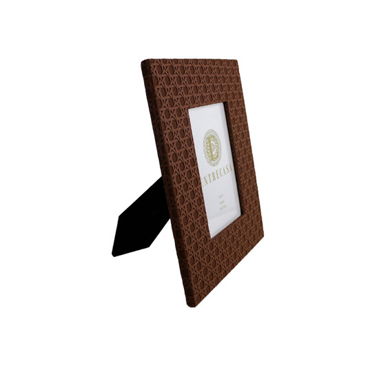 Imagem PORTA RETRATO DECORATIVO TEXTURIZADO EM MDF MARROM 10X15 CM - ENTRECASA