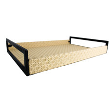 Imagem de BANDEJA RETANGULAR BEGE EM MDF COM ALÇA EM METAL E LISTRAS 3D 7X45X30 CM - ENTRECASA - Inverno Verao Comercio De Modas E Decoracao Eireli