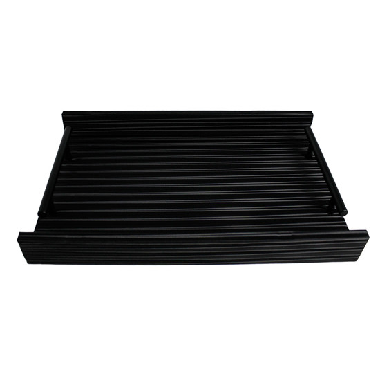 Imagem BANDEJA RETANGULAR PRETA EM MDF COM ALÇA EM METAL E LISTRAS 3D 4X35X22 CM - ENTRECASA