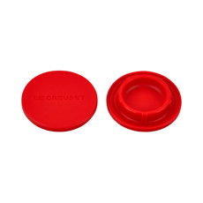 Imagem de SET 2 TAMPAS VERMELHAS EM SILICONE PARA MOEDORES 1,5X6,5X6,5CM - LE CREUSET - Le Creuset Do Brasil 