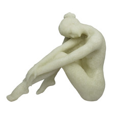 Imagem de ESCULTURA DECORATIVA MULHER DE RESINA BRANCA 21X24X9CM - ENTRECASA - Inverno Verao Comercio De Modas E Decoracao Eireli